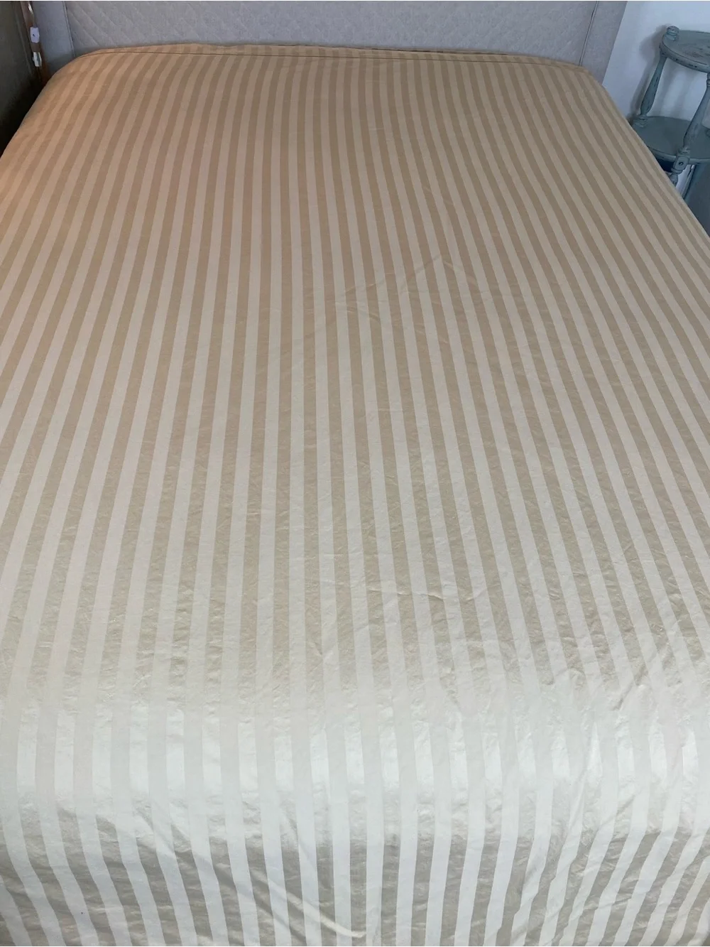Wamsutta Champagne Stripe Sheet Set (3) Gold / King 1 flat sheet 2 K Pillowcases